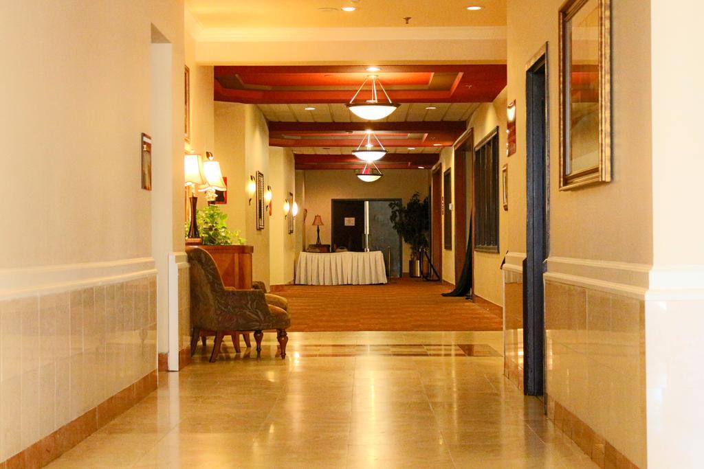 מלון College Park Ramada Plaza By Wyndham Atlanta Airport מראה חיצוני תמונה
