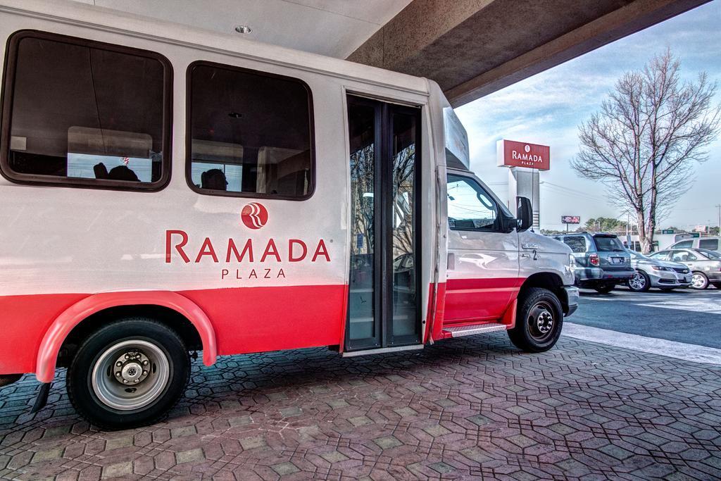 מלון College Park Ramada Plaza By Wyndham Atlanta Airport מראה חיצוני תמונה