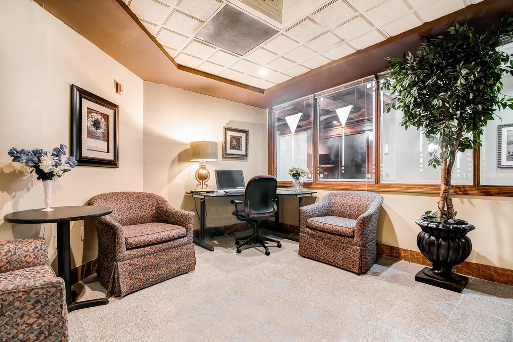 מלון College Park Ramada Plaza By Wyndham Atlanta Airport מראה חיצוני תמונה