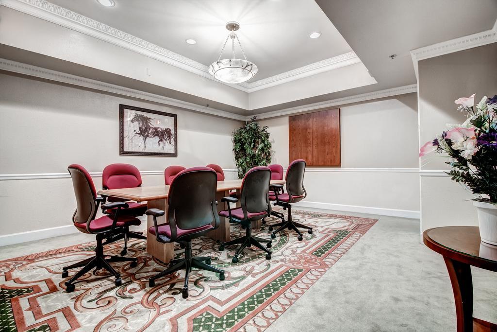 מלון College Park Ramada Plaza By Wyndham Atlanta Airport מראה חיצוני תמונה