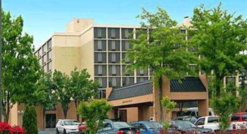 מלון College Park Ramada Plaza By Wyndham Atlanta Airport מראה חיצוני תמונה