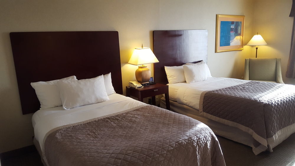 מלון College Park Ramada Plaza By Wyndham Atlanta Airport מראה חיצוני תמונה