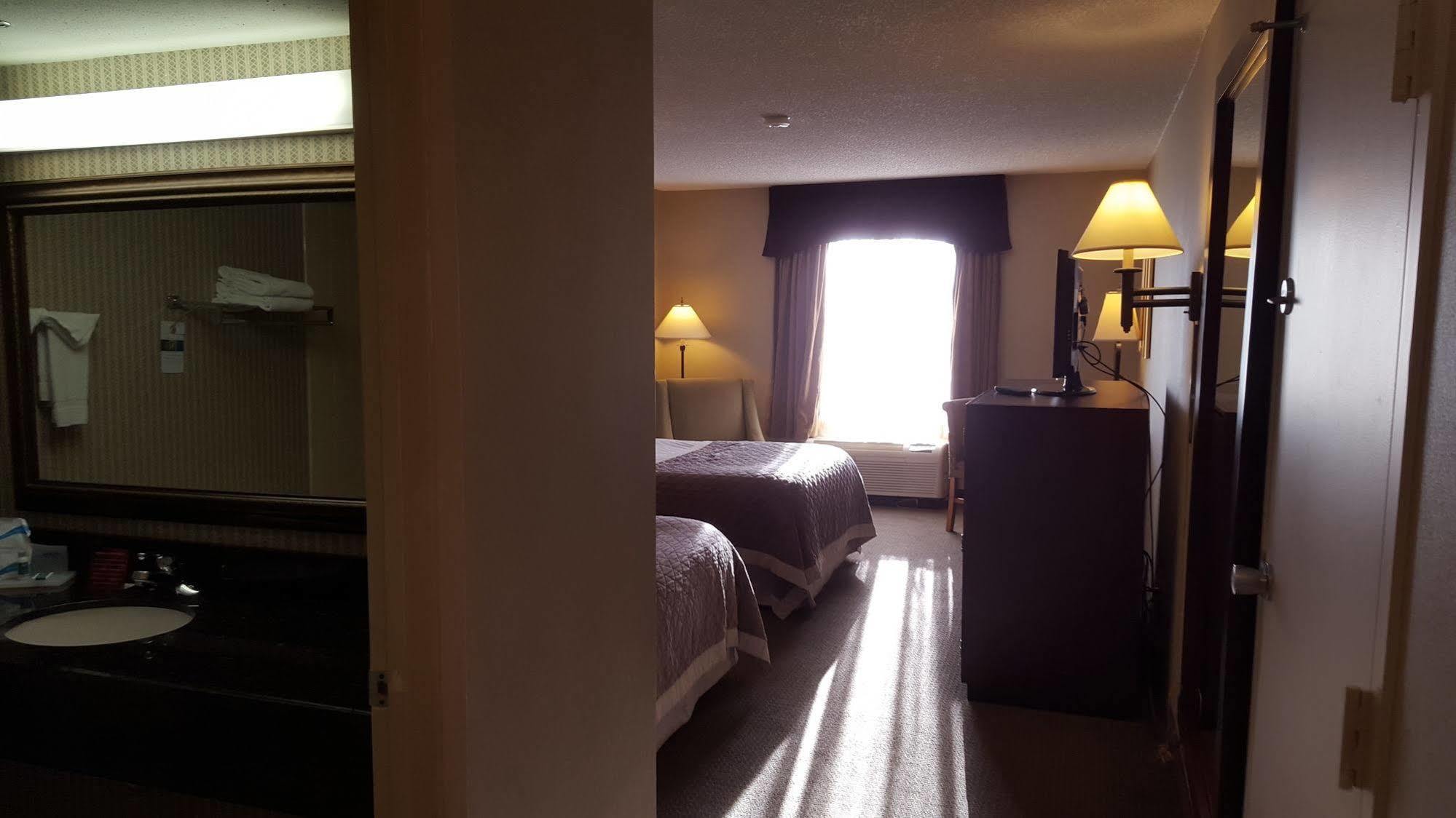 מלון College Park Ramada Plaza By Wyndham Atlanta Airport מראה חיצוני תמונה