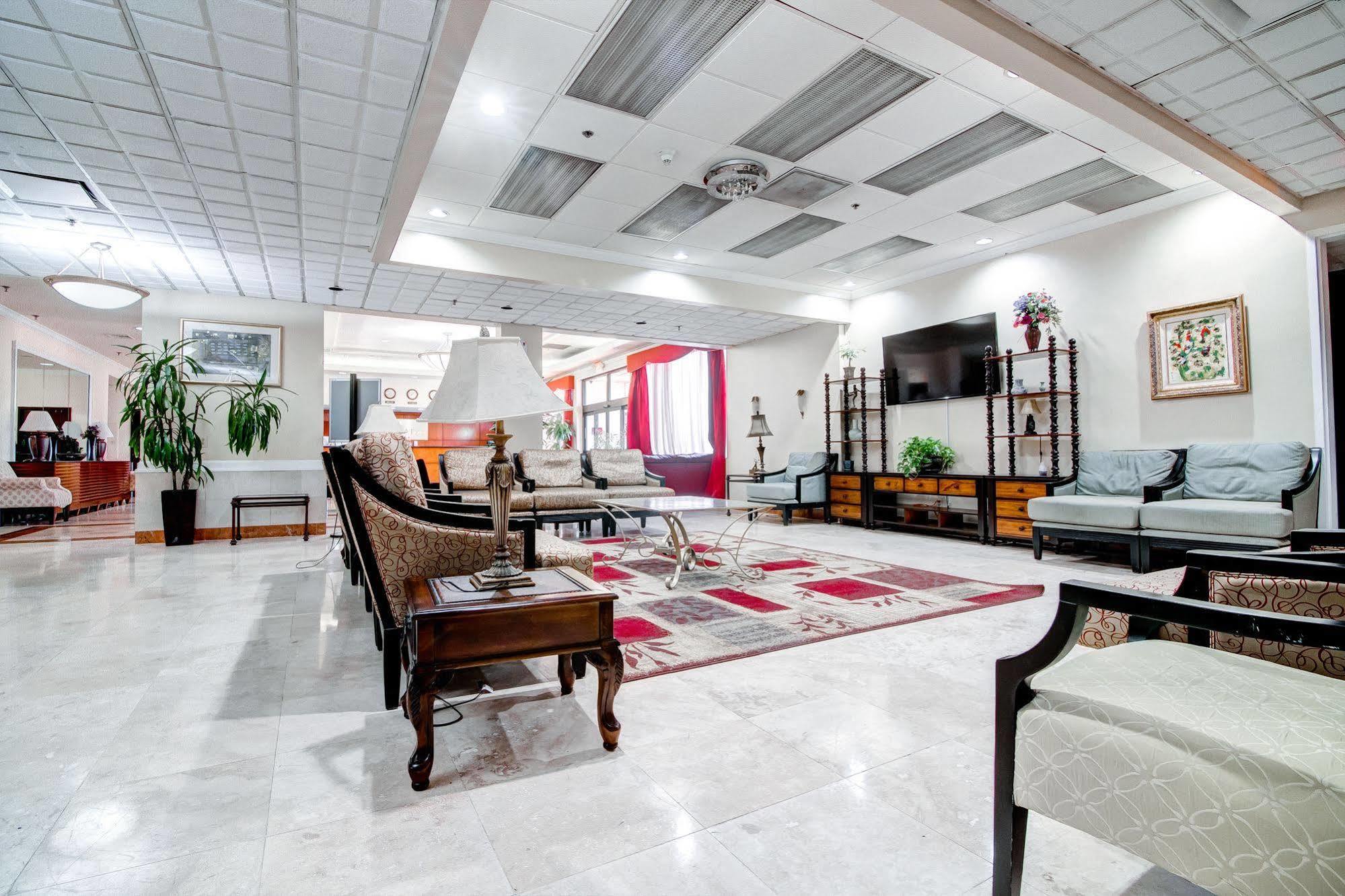 מלון College Park Ramada Plaza By Wyndham Atlanta Airport מראה חיצוני תמונה