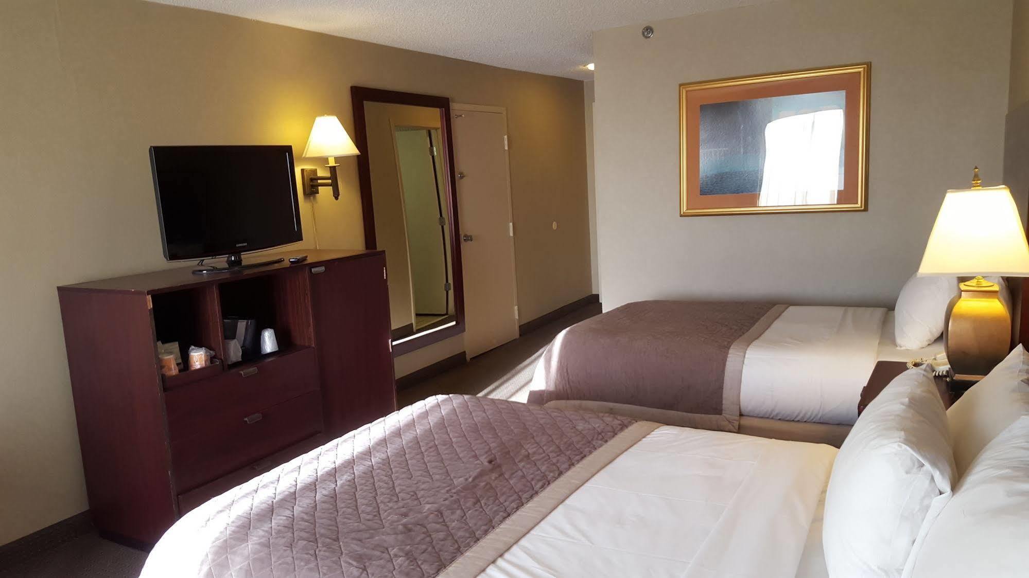 מלון College Park Ramada Plaza By Wyndham Atlanta Airport מראה חיצוני תמונה