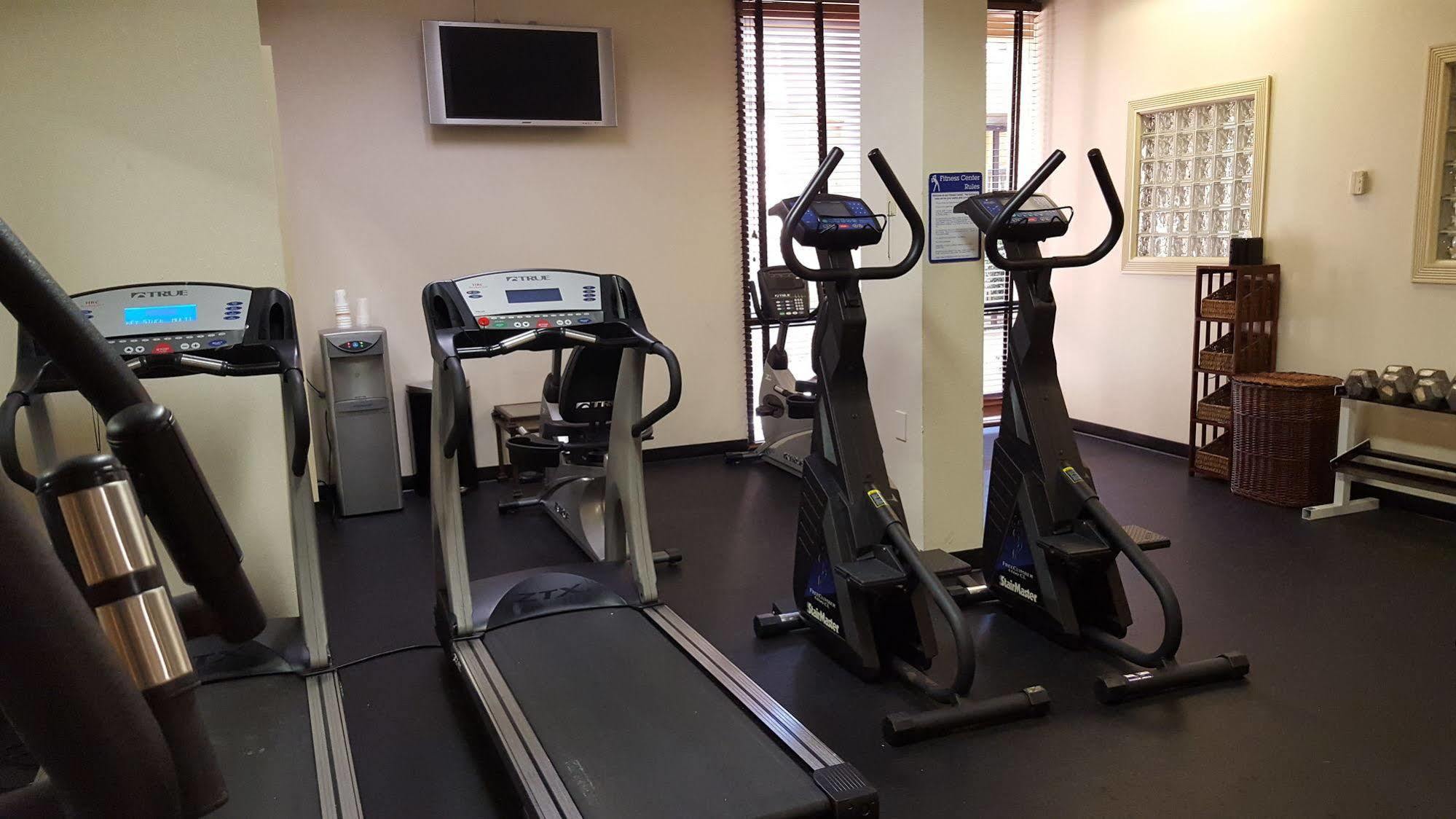 מלון College Park Ramada Plaza By Wyndham Atlanta Airport מראה חיצוני תמונה