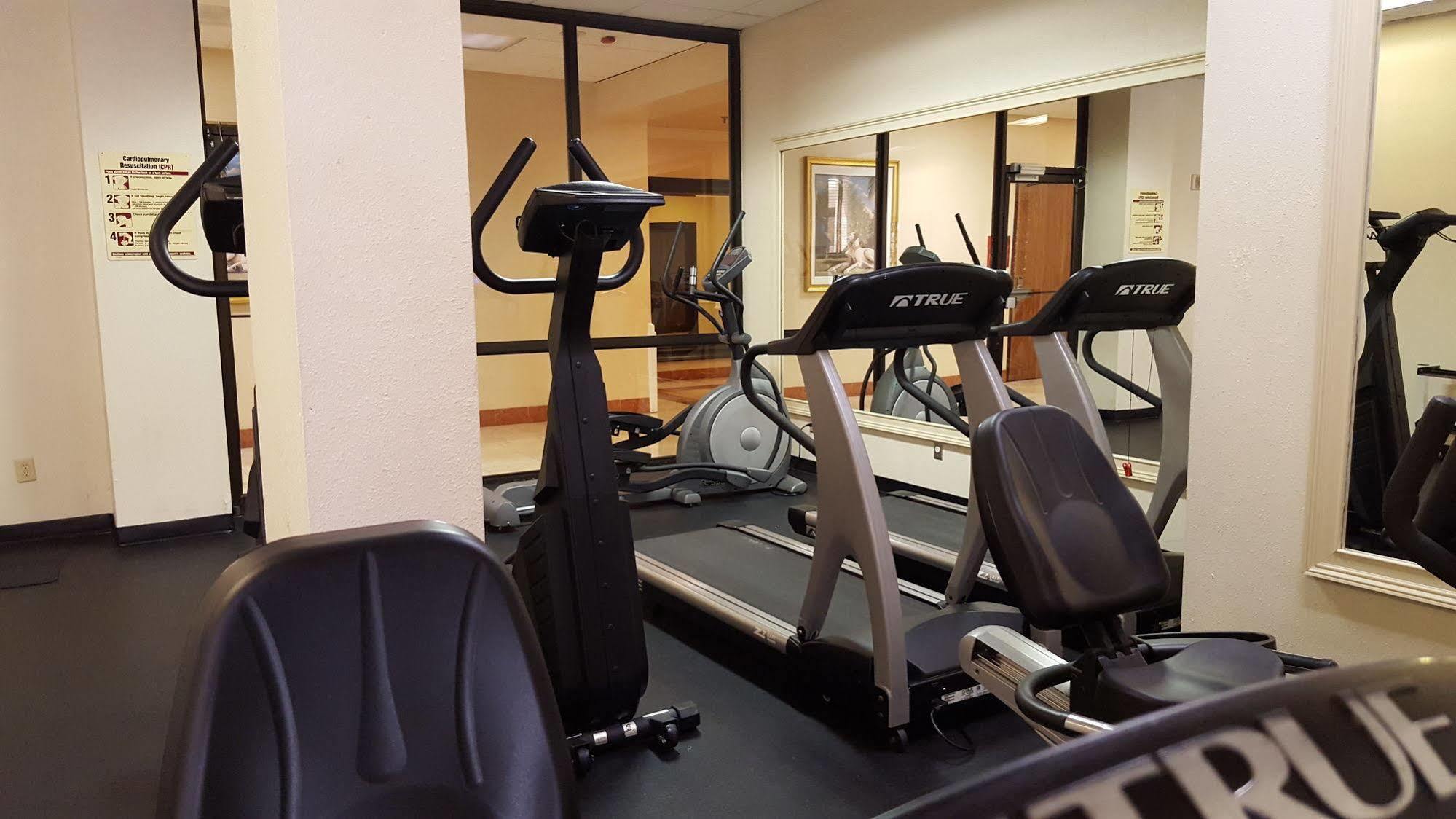 מלון College Park Ramada Plaza By Wyndham Atlanta Airport מראה חיצוני תמונה