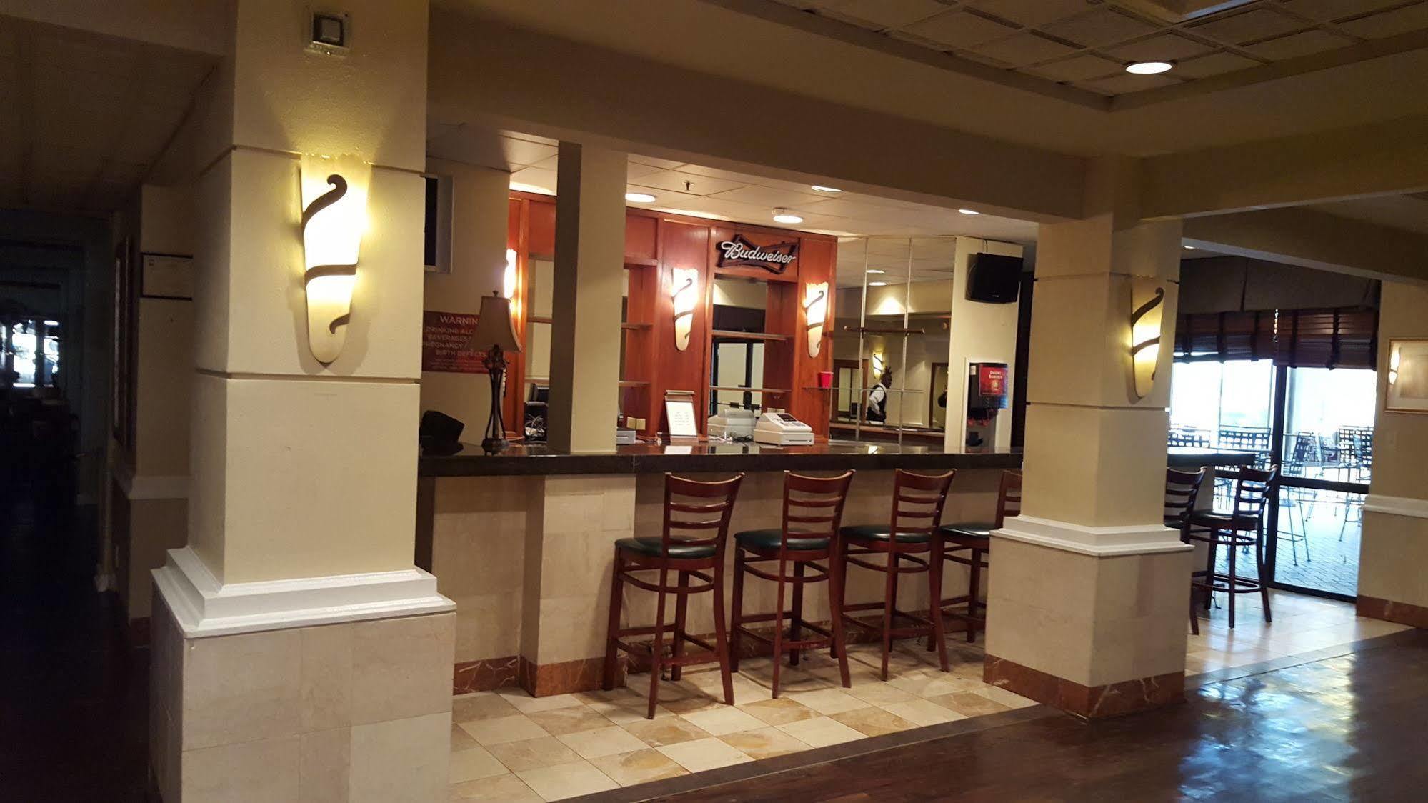 מלון College Park Ramada Plaza By Wyndham Atlanta Airport מראה חיצוני תמונה