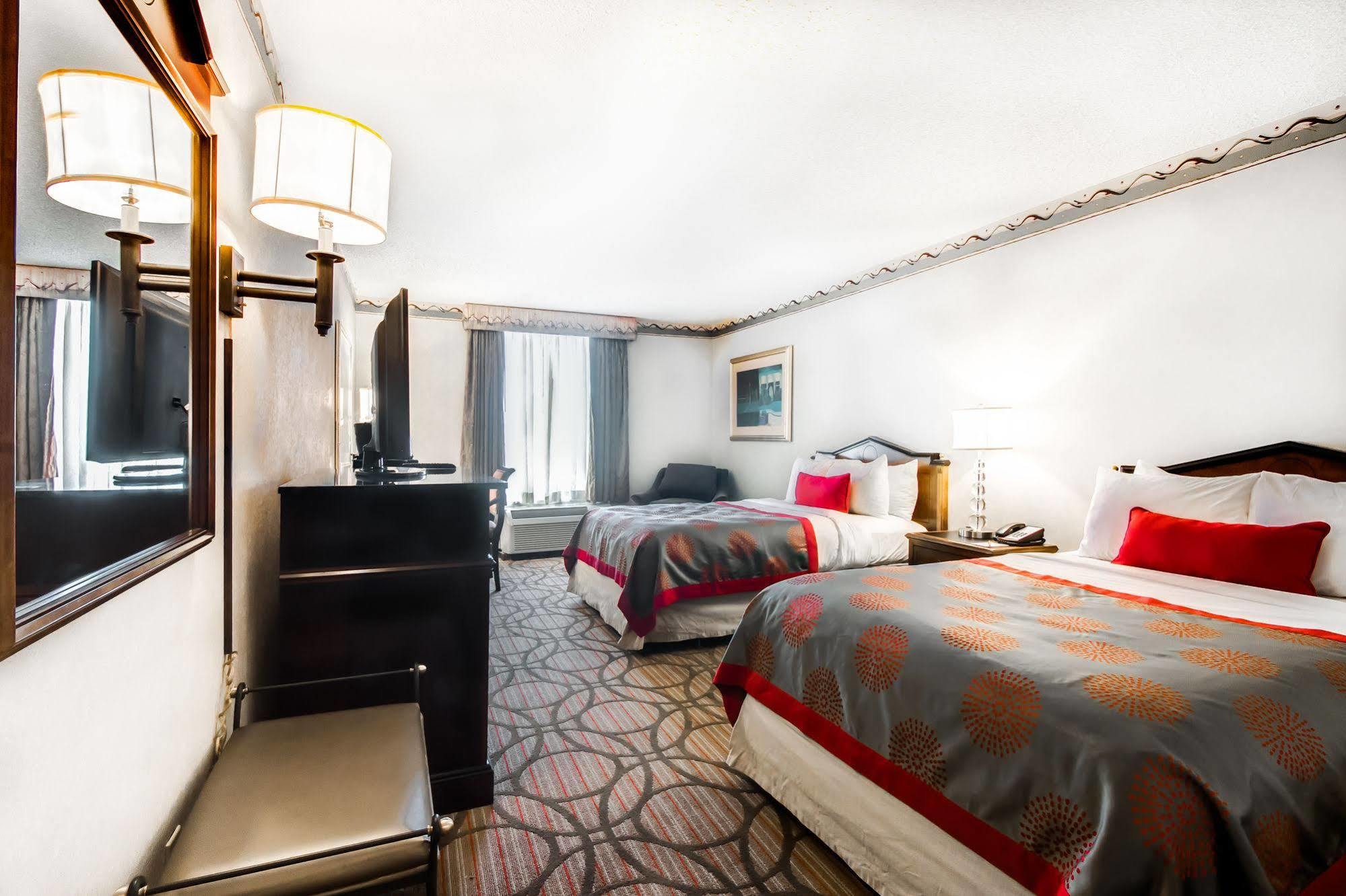 מלון College Park Ramada Plaza By Wyndham Atlanta Airport מראה חיצוני תמונה