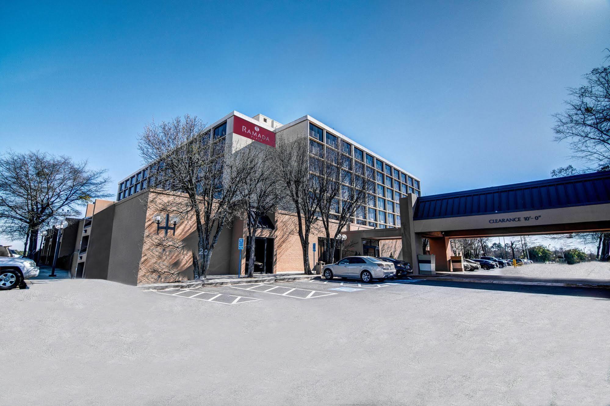 מלון College Park Ramada Plaza By Wyndham Atlanta Airport מראה חיצוני תמונה