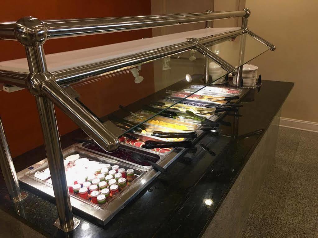 מלון College Park Ramada Plaza By Wyndham Atlanta Airport מראה חיצוני תמונה