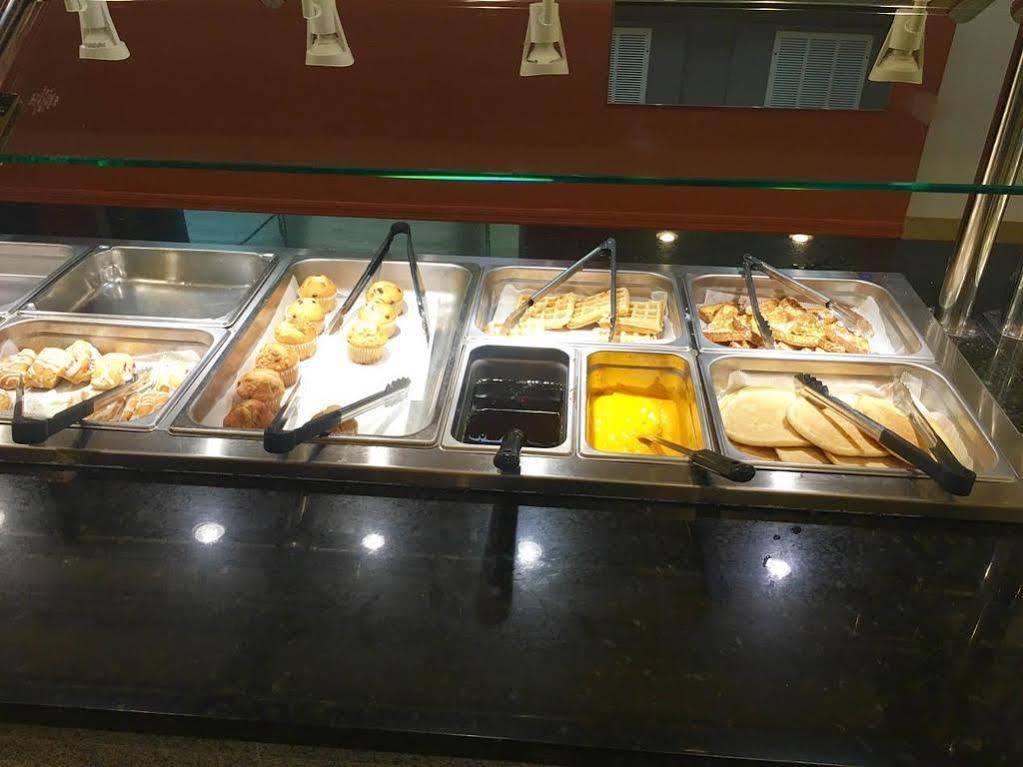 מלון College Park Ramada Plaza By Wyndham Atlanta Airport מראה חיצוני תמונה